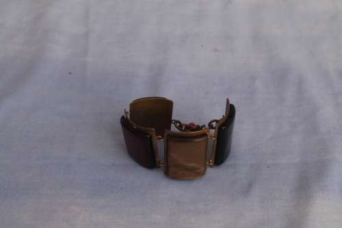 Bracelet with color stones