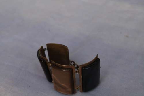 Bracelet with color stones