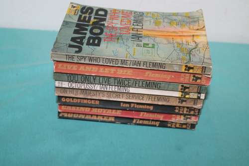 8 Ian Flemmin James Bond Books