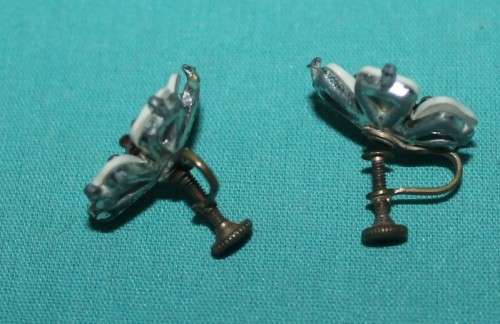 Vintage Screw on Earings