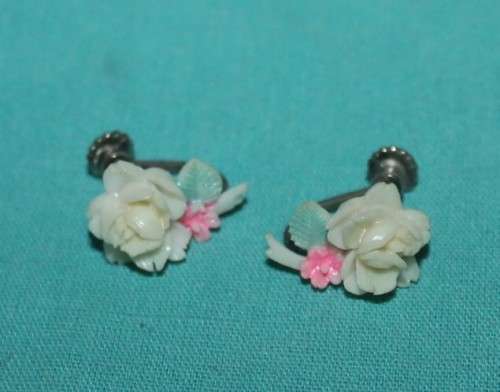Vintage screw on earrings