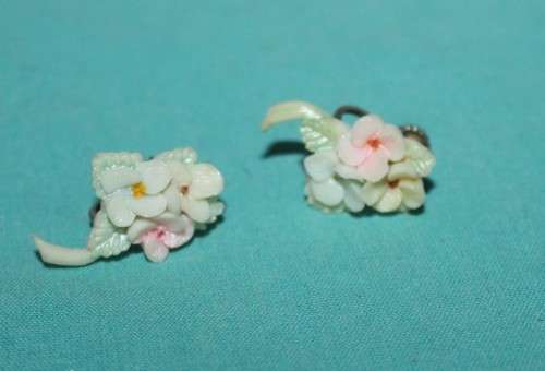 Vintage screw on Earrings
