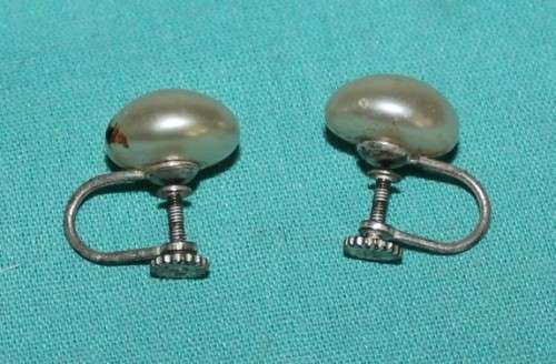 Vintage Screw on Earrings