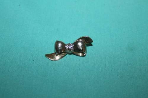 Bow Brooch