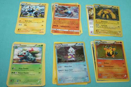 110 Pokémon Cards and Tin 2011/ 2012 and 2013