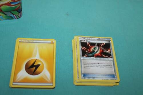110 Pokémon Cards and Tin 2011/ 2012 and 2013