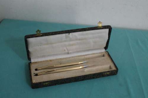 2 Cross Pens