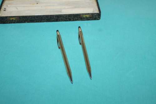 2 Cross Pens