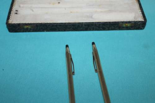 2 Cross Pens