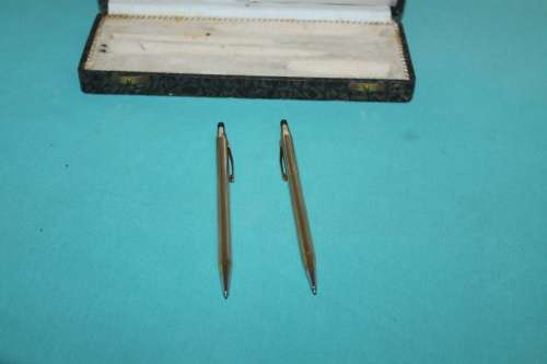 2 Cross Pens