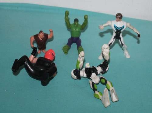 5 Assorted Action Figures