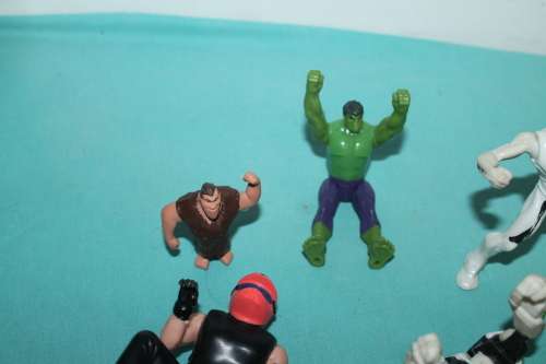 5 Assorted Action Figures
