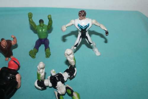 5 Assorted Action Figures
