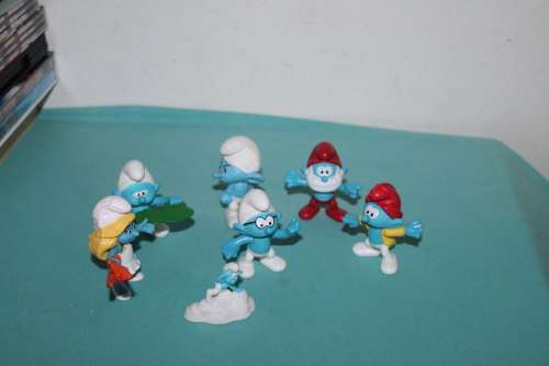7 Macdonald`s Smurfs