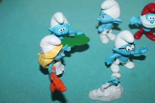 7 Macdonald`s Smurfs