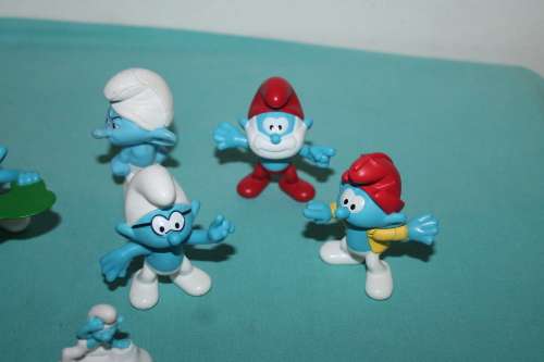 7 Macdonald`s Smurfs