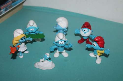 7 Macdonald`s Smurfs