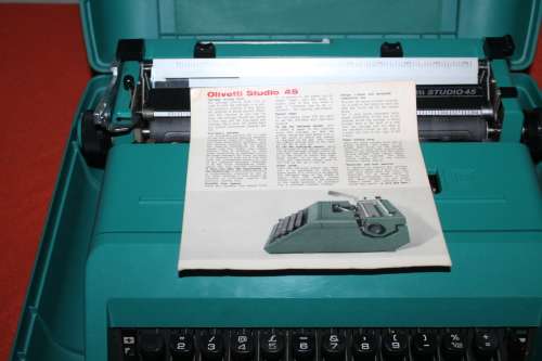 Olivetti Studio 45 typewriter in case