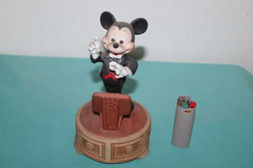 Vintage Mickey Mouse Musical Box Note discription