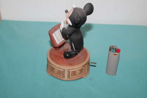 Vintage Mickey Mouse Musical Box Note discription