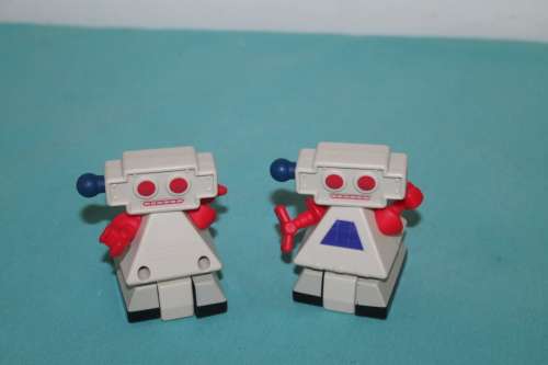 2 Small MacDonalds Robots