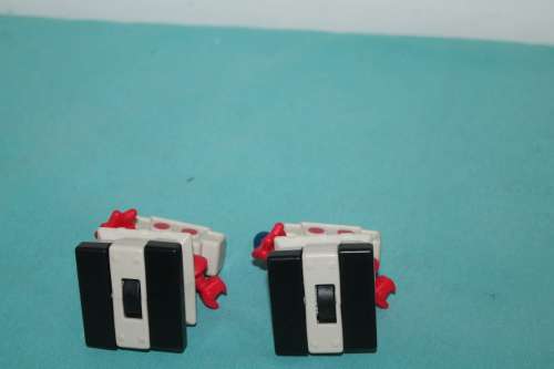 2 Small MacDonalds Robots