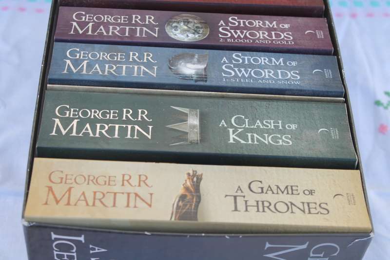 George R Martin A Song of fire & Ice 7 books