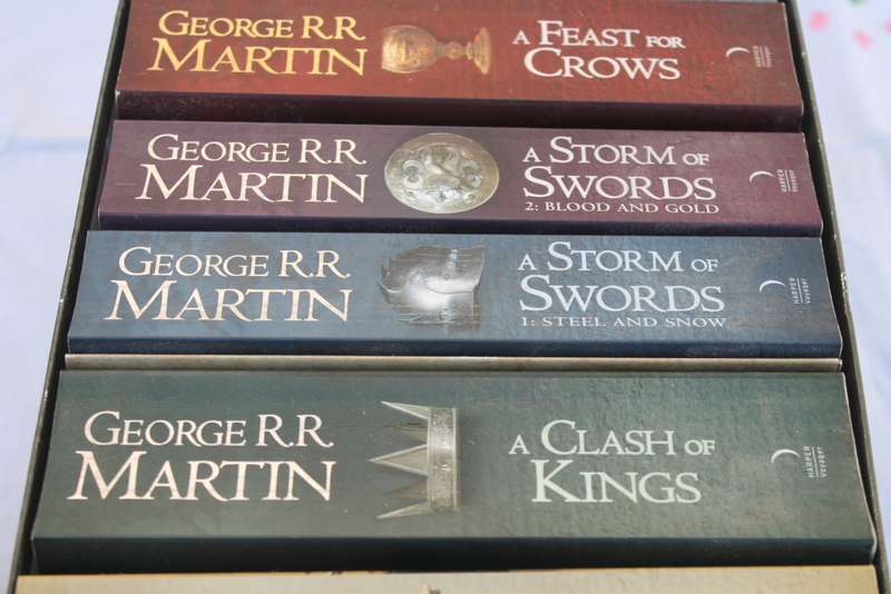 George R Martin A Song of fire & Ice 7 books