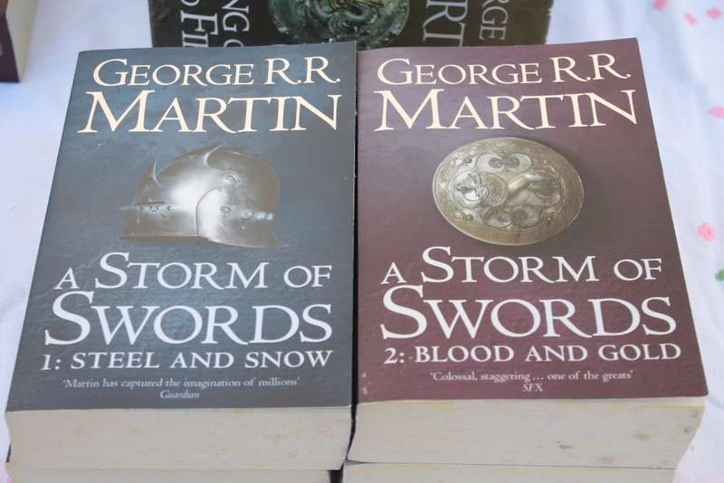George R Martin A Song of fire & Ice 7 books