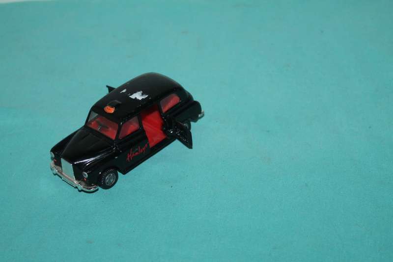 Hamley`s Metal Taxi