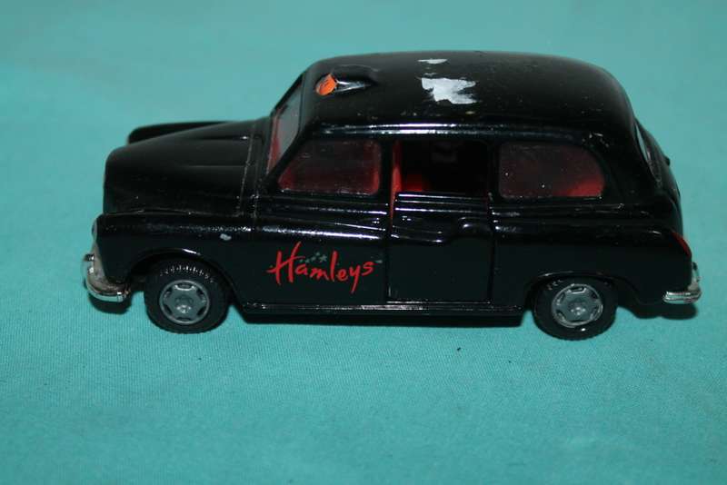 Hamley`s Metal Taxi