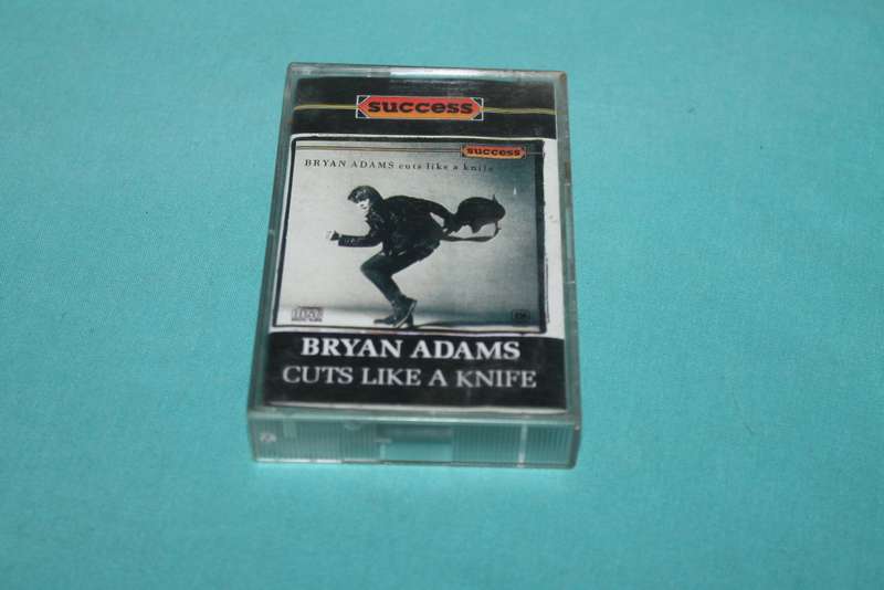 Bryan Adams Cuts Like a Knife Cassette