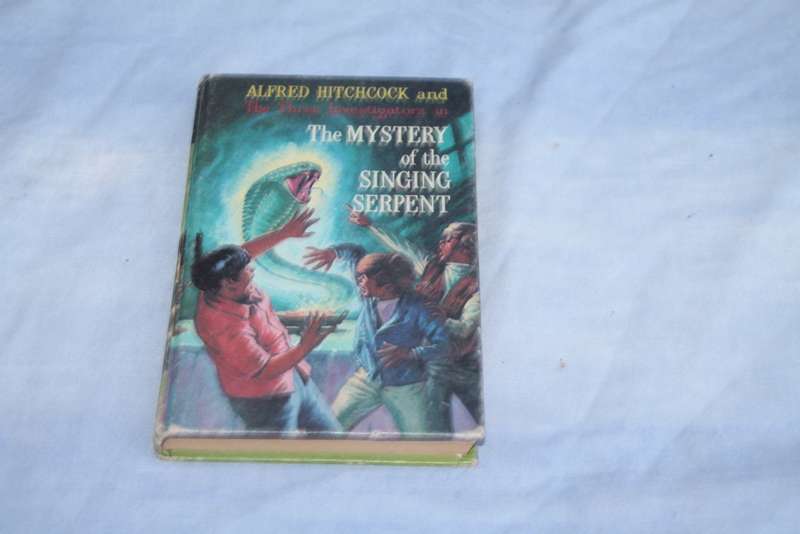 Alfred Hitchcock the three Investigators Singing Serpent