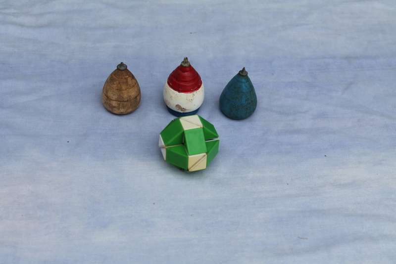 3 Wooden Spinning Tops & a Rubik `snake`