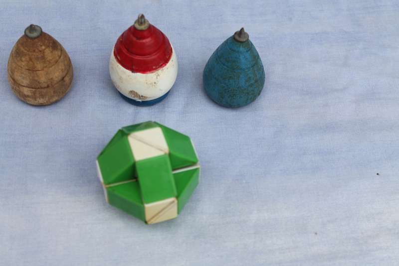 3 Wooden Spinning Tops & a Rubik `snake`