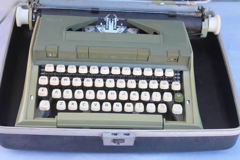 Vintage Green typewriter