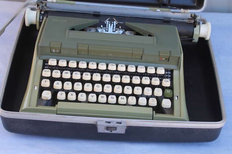 Vintage Green typewriter