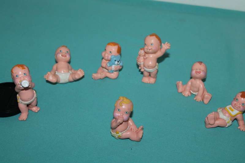 8 Diaper Babies