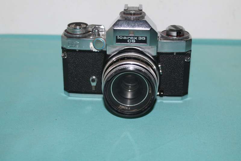 Icarex 35 CS Film Camera with leather case
