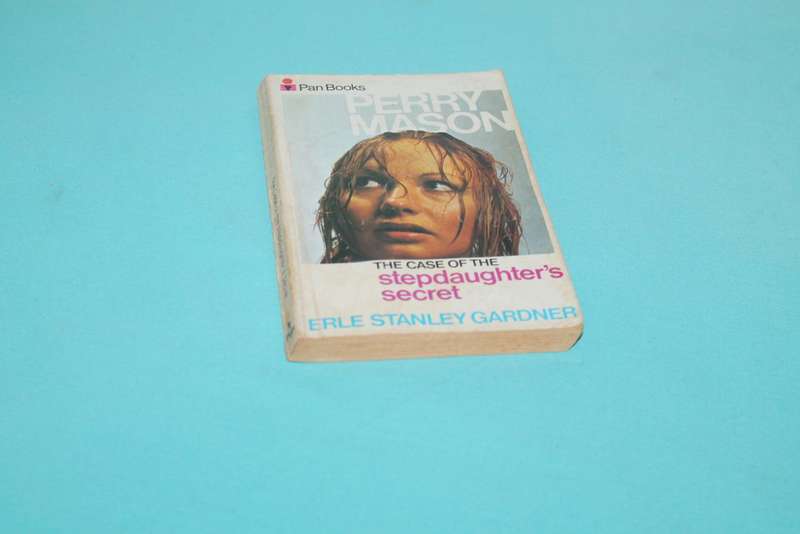 Perry Mason Stepdaughter`s Secret Erle Stanley Gardner
