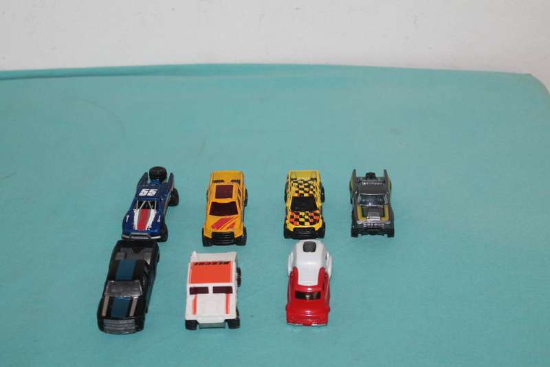 7 Hot Wheels No 4
