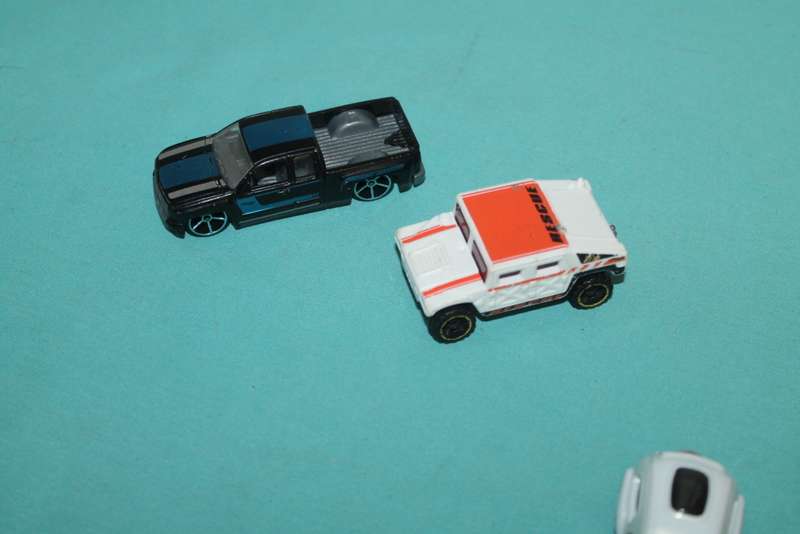 7 Hot Wheels No 4