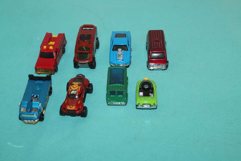 8 Hot Wheels No 5