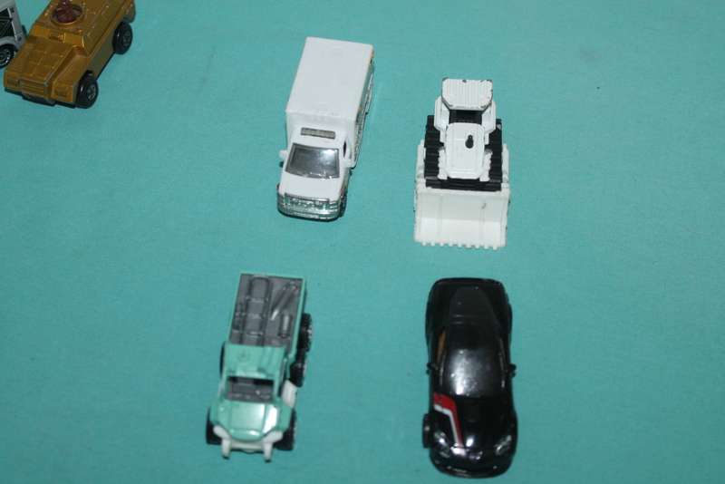 8 Matchbox Cars No 6
