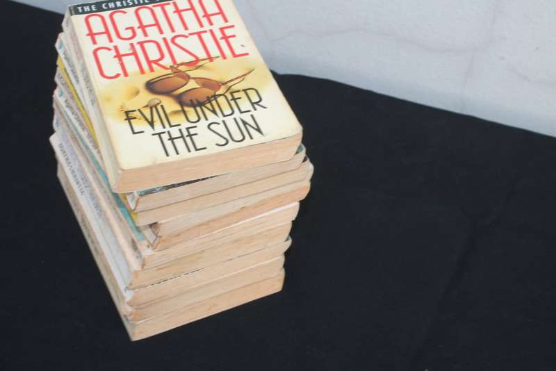10 Agatha christie books NO 1