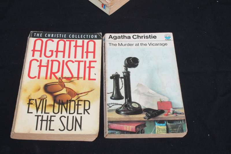 10 Agatha christie books NO 1