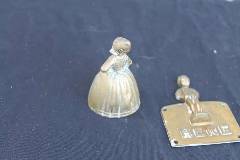 2 Brass Figures
