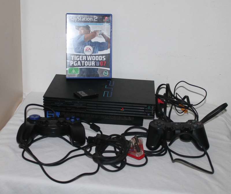 PlayStation 2 Phat with 2 Controller`s, Memory Card, Game and Cords