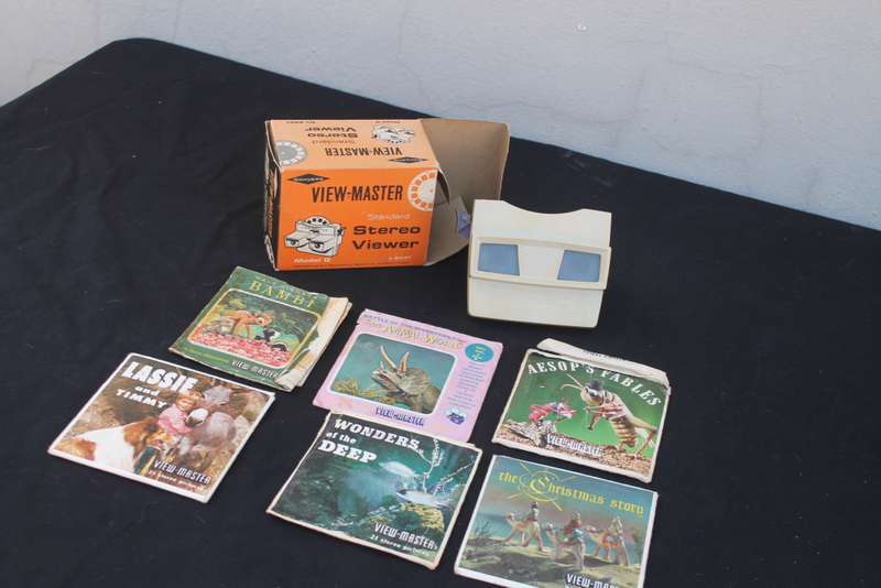 Boxed View Master with 18 reels Lassie Bambi and more
