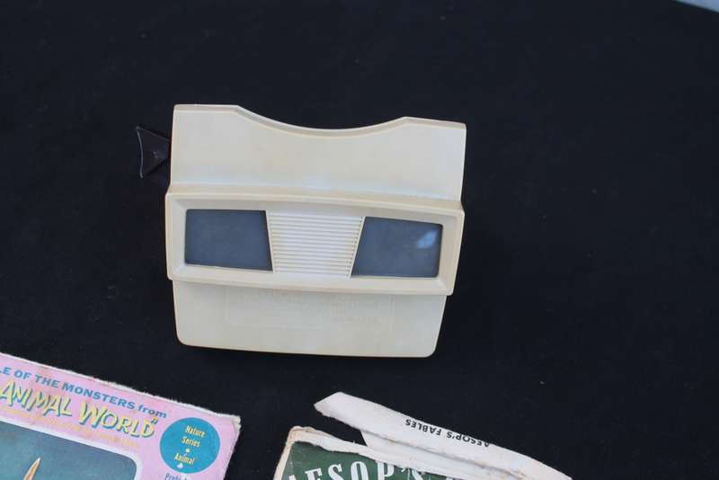 Boxed View Master with 18 reels Lassie Bambi and more